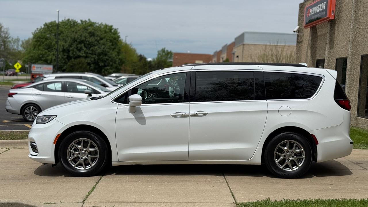 Chrysler Pacifica Touring 2022