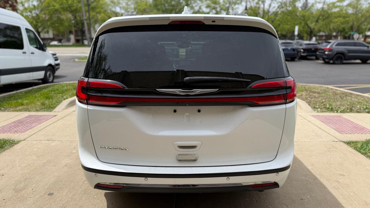 Chrysler Pacifica Touring 2022