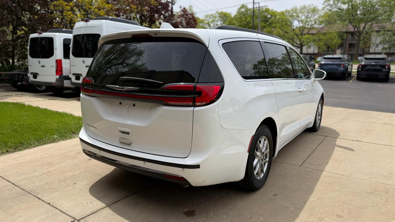 Chrysler Pacifica Touring 2022