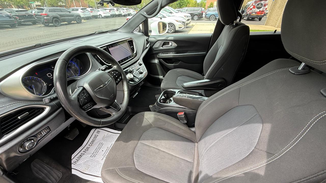 Chrysler Pacifica Touring 2022
