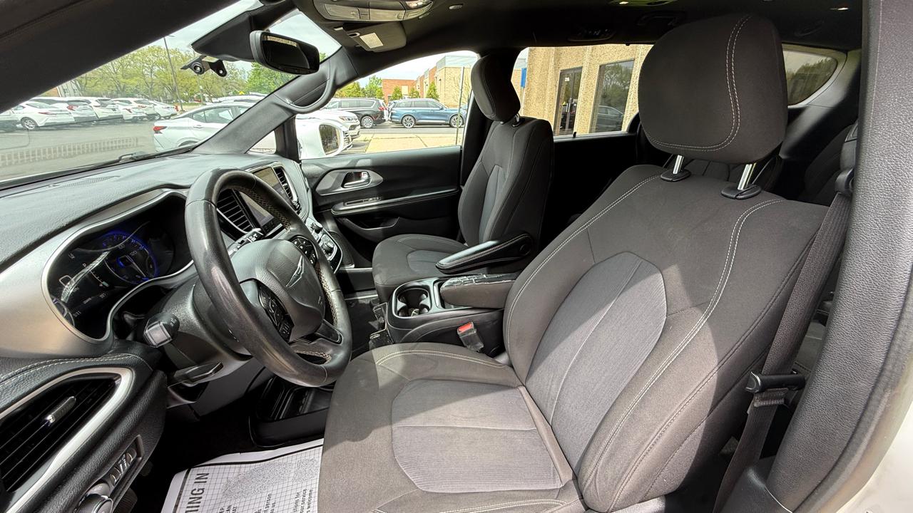 Chrysler Pacifica Touring 2022