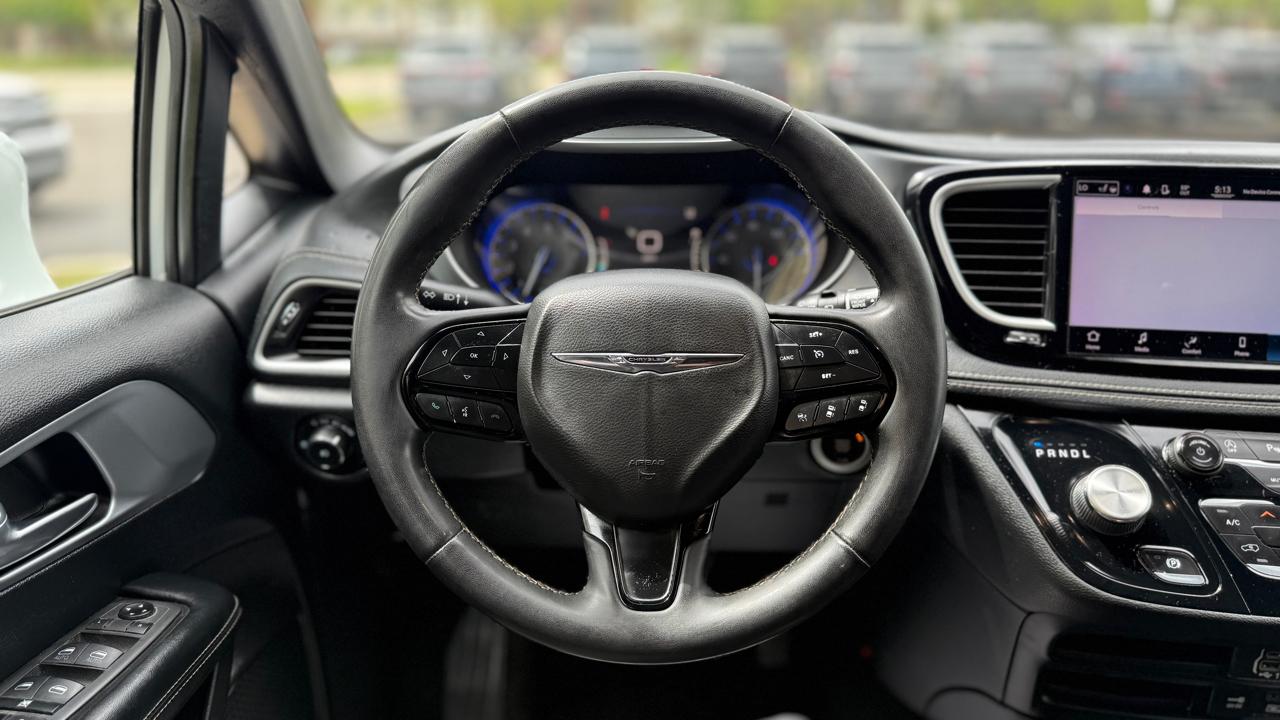 Chrysler Pacifica Touring 2022
