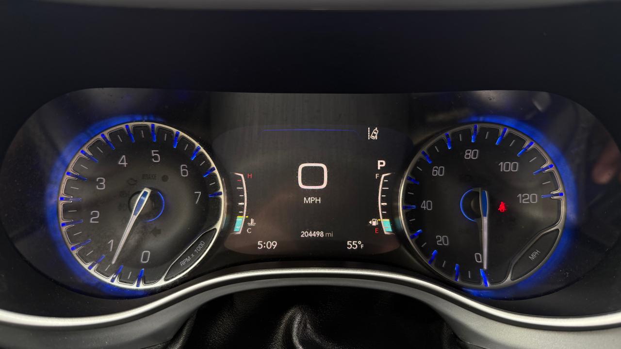 Chrysler Pacifica Touring 2022