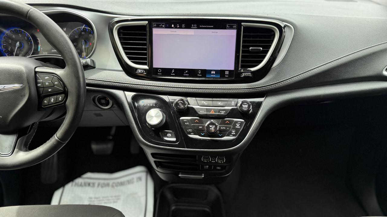 Chrysler Pacifica Touring 2022
