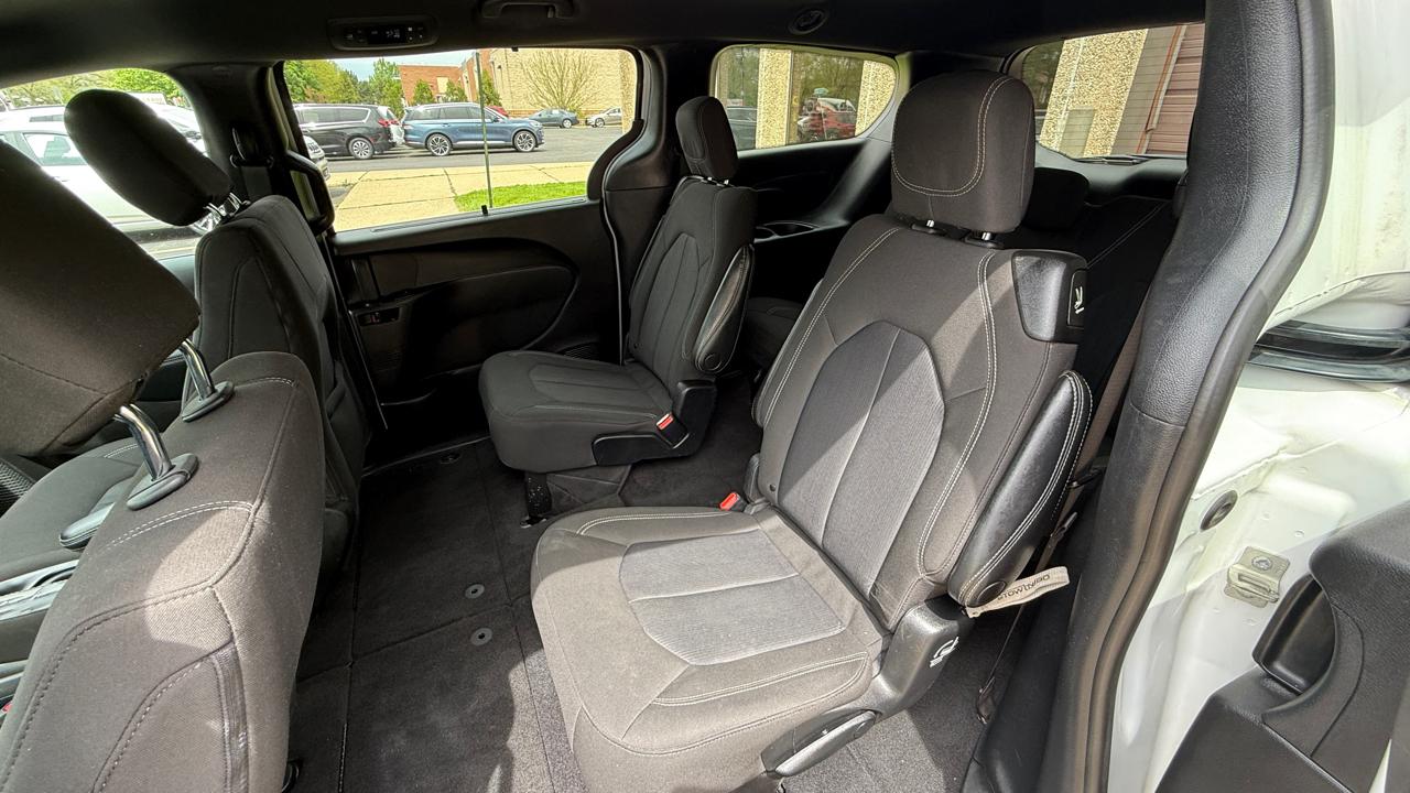 Chrysler Pacifica Touring 2022