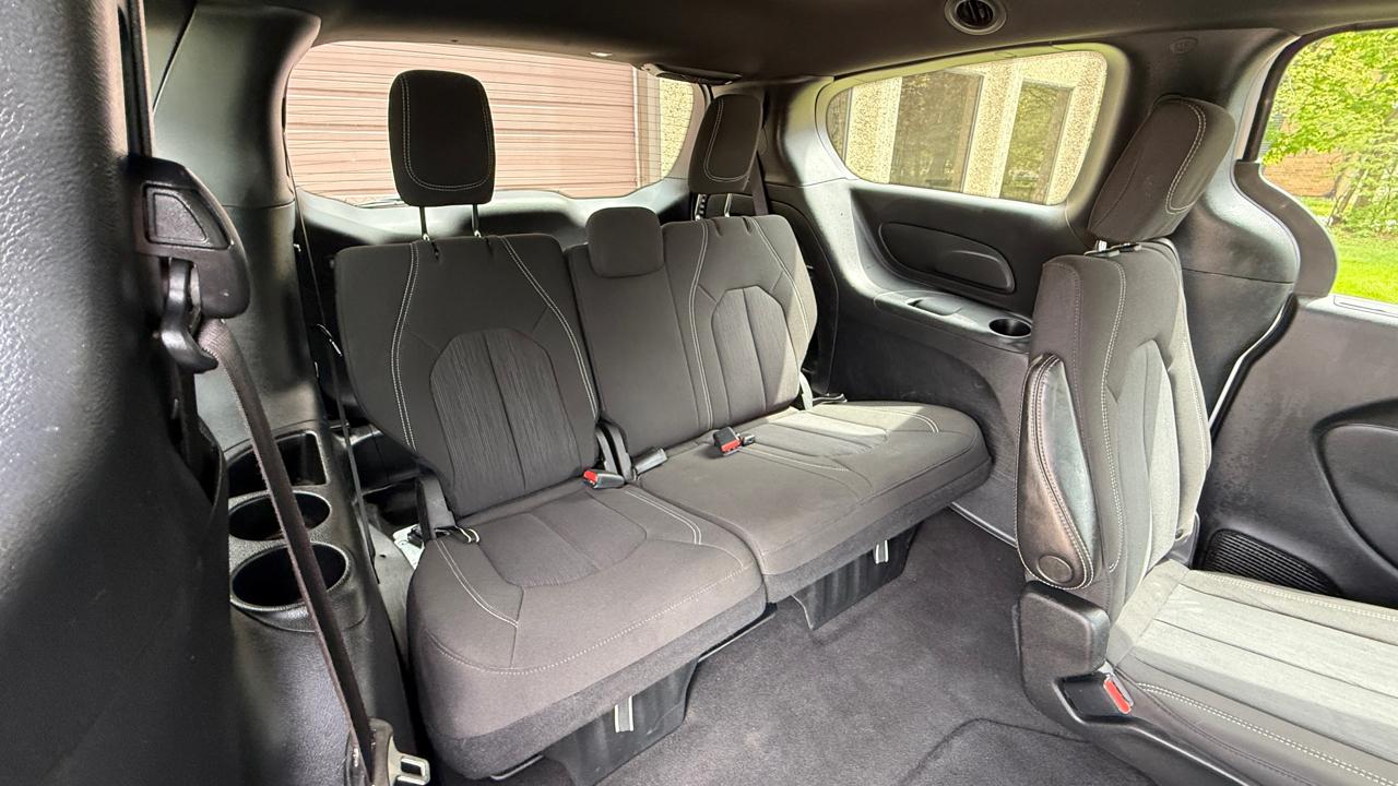 Chrysler Pacifica Touring 2022