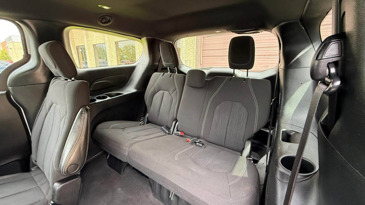 Chrysler Pacifica Touring 2022