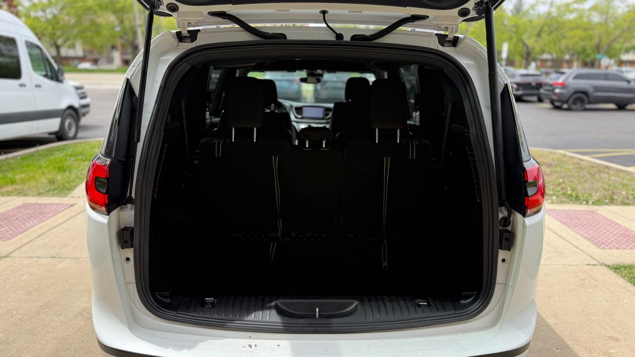 Chrysler Pacifica Touring 2022