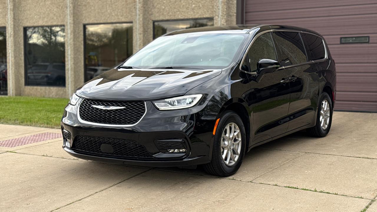 Chrysler Pacifica Select 2026