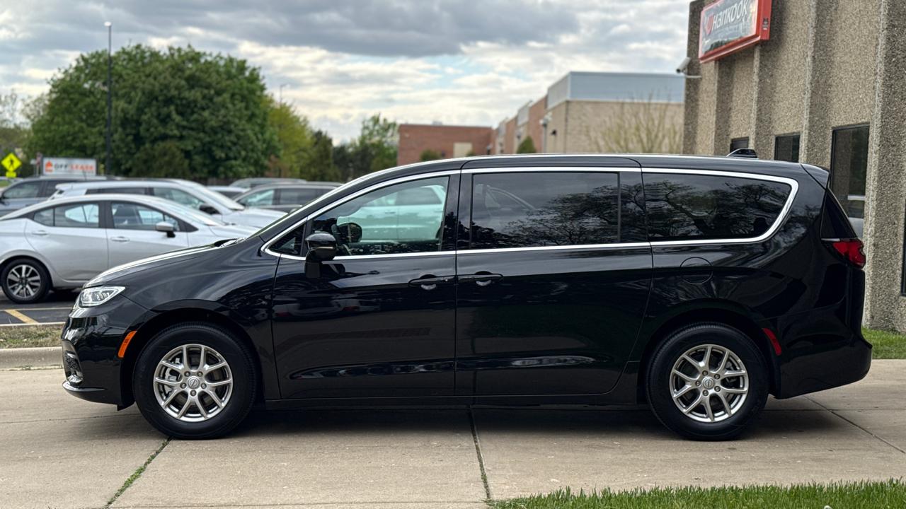 Chrysler Pacifica Select 2026