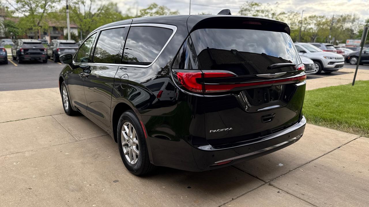 Chrysler Pacifica Select 2026