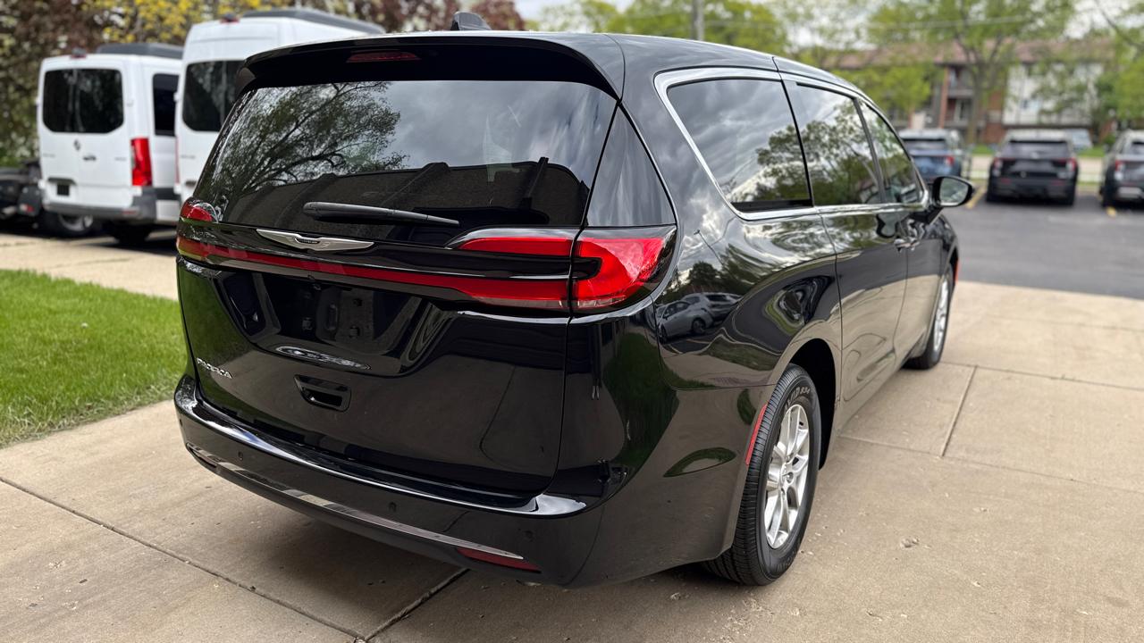 Chrysler Pacifica Select 2026