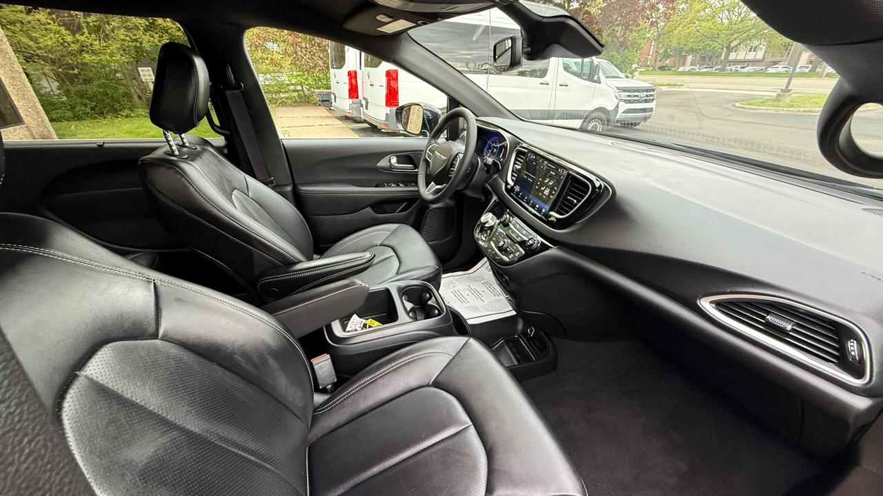 Chrysler Pacifica Select 2026