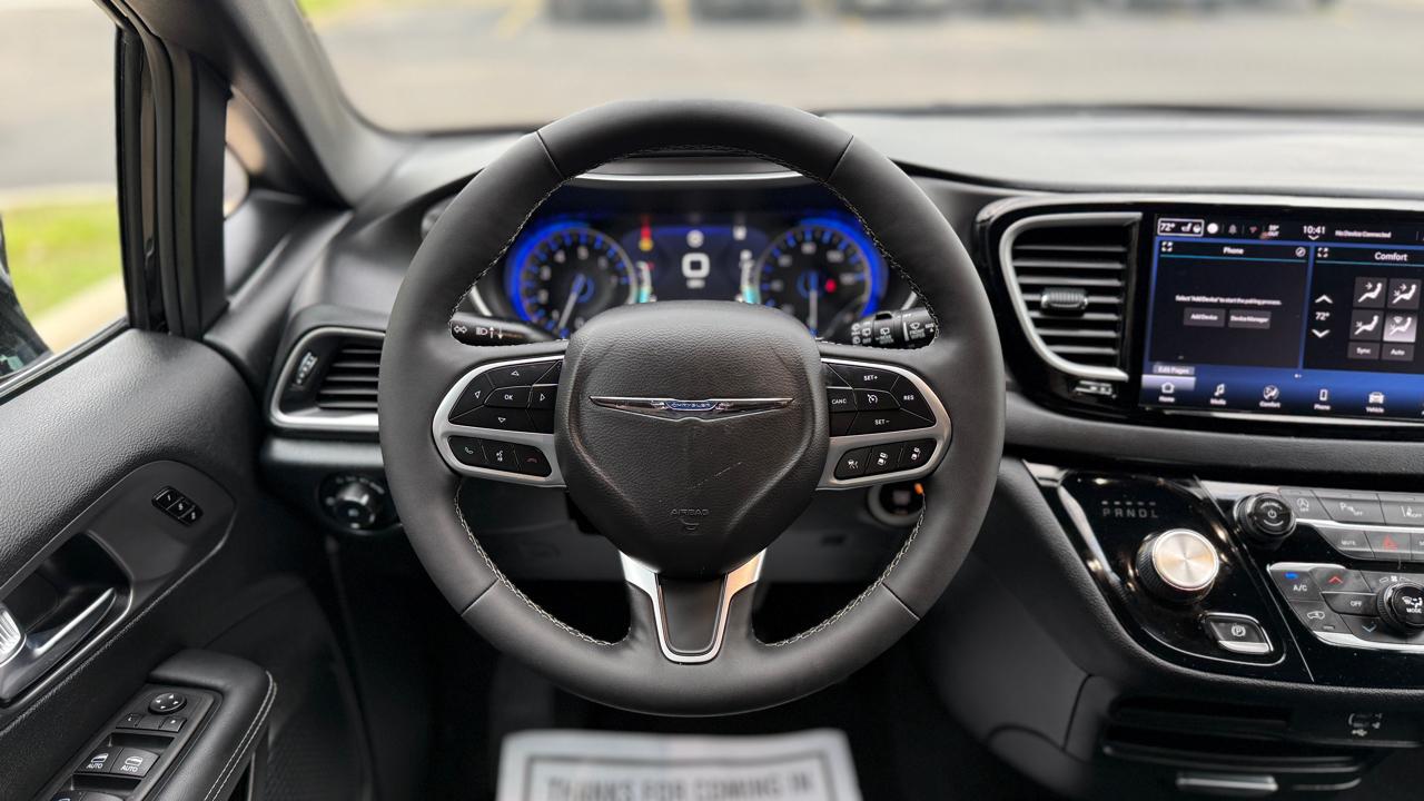 Chrysler Pacifica Select 2026