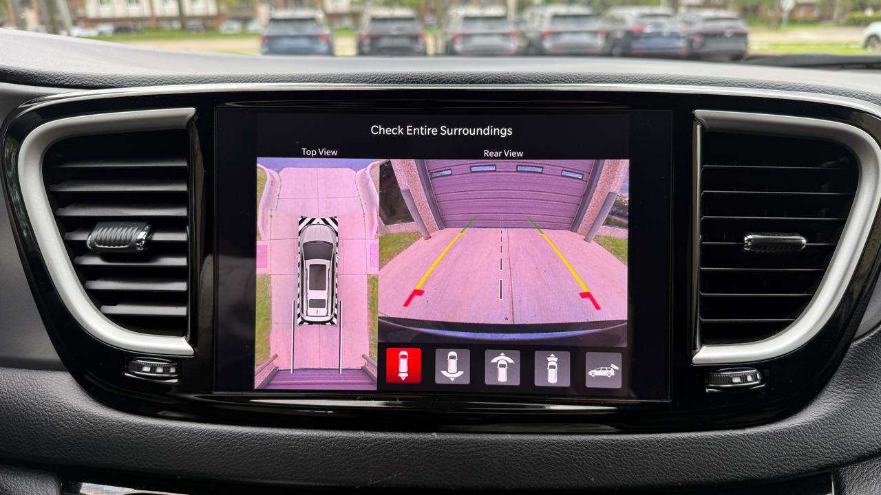 Chrysler Pacifica Select 2026