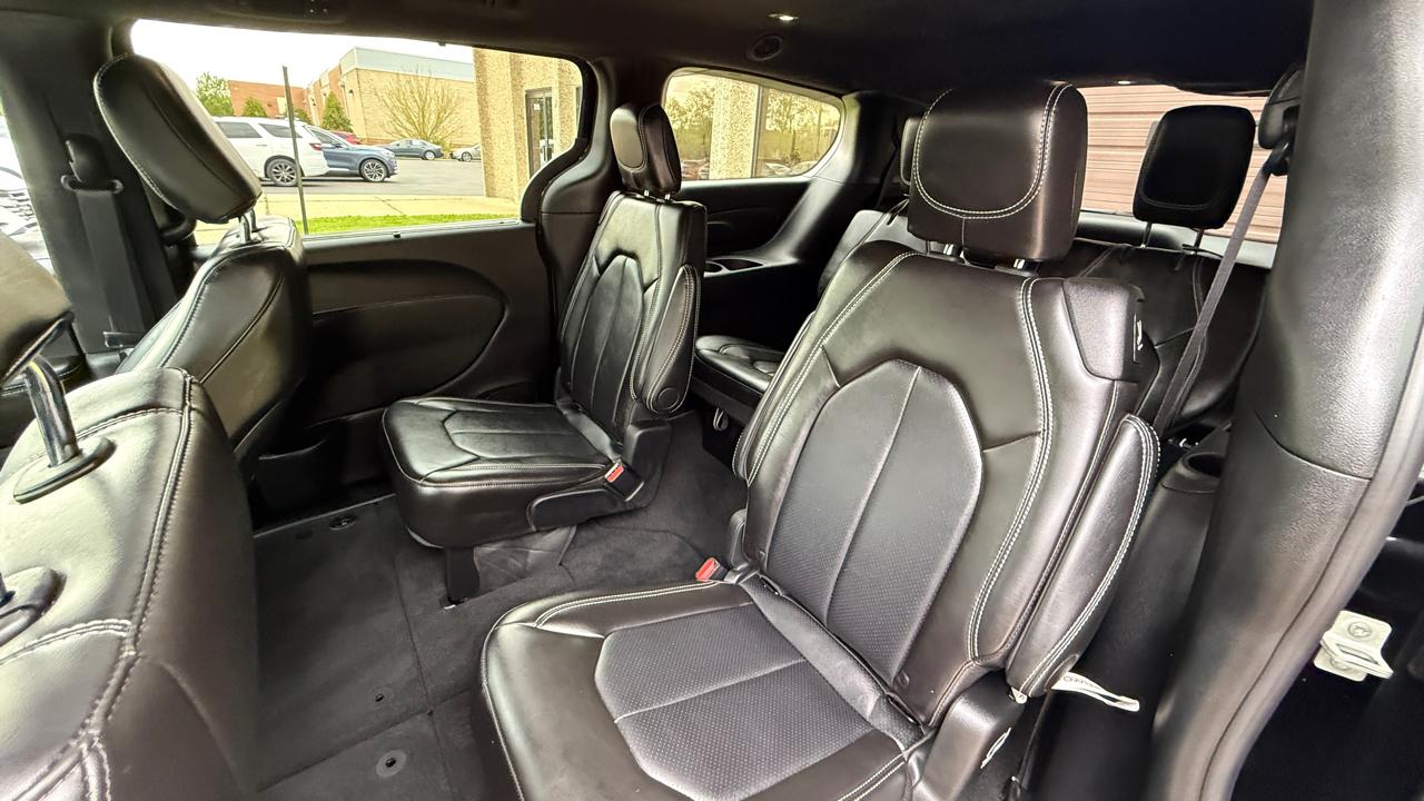 Chrysler Pacifica Select 2026