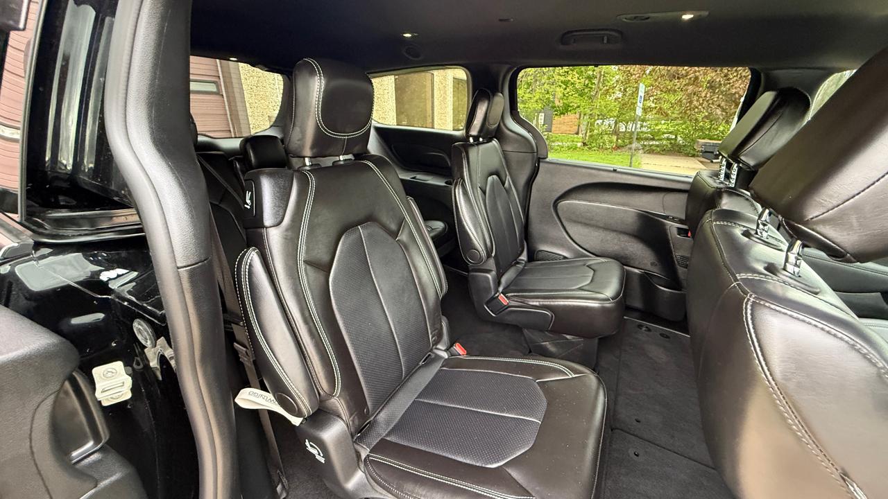 Chrysler Pacifica Select 2026