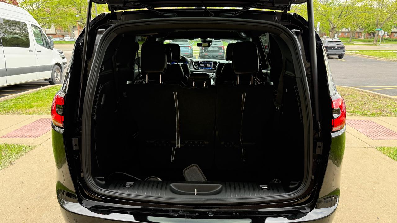 Chrysler Pacifica Select 2026