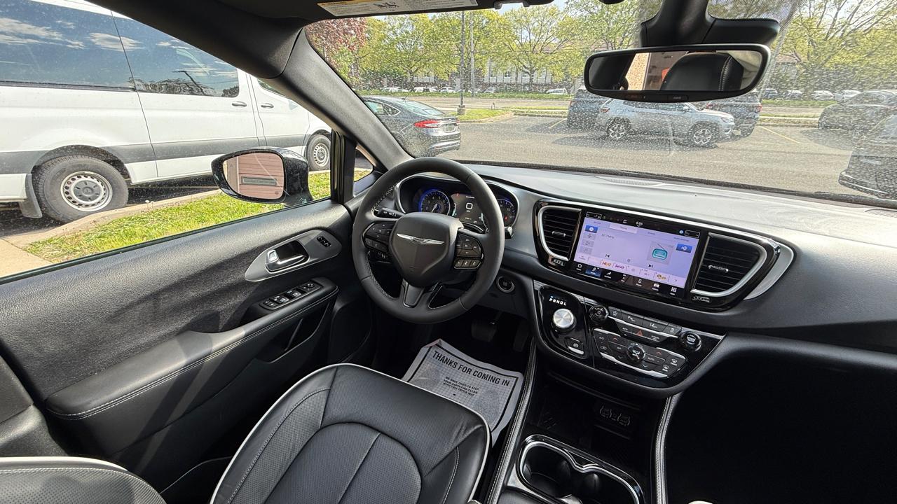 Chrysler Pacifica Limited 2025