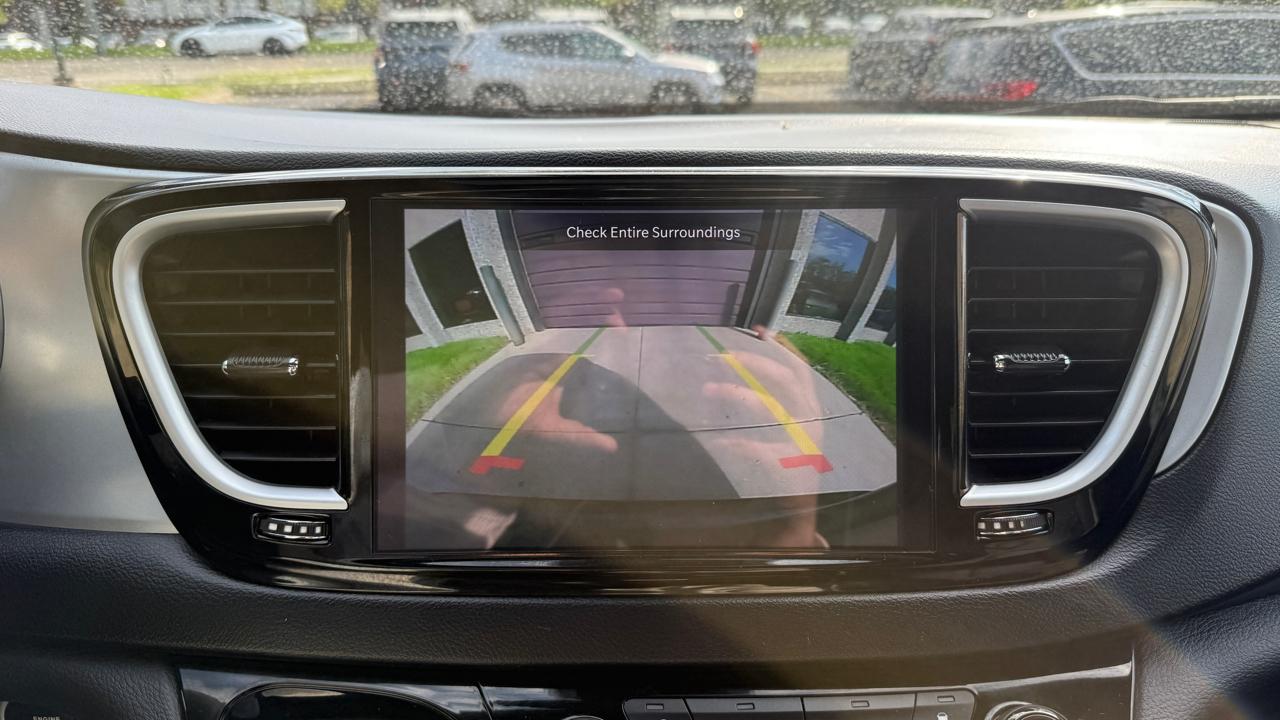 Chrysler Pacifica Limited 2025