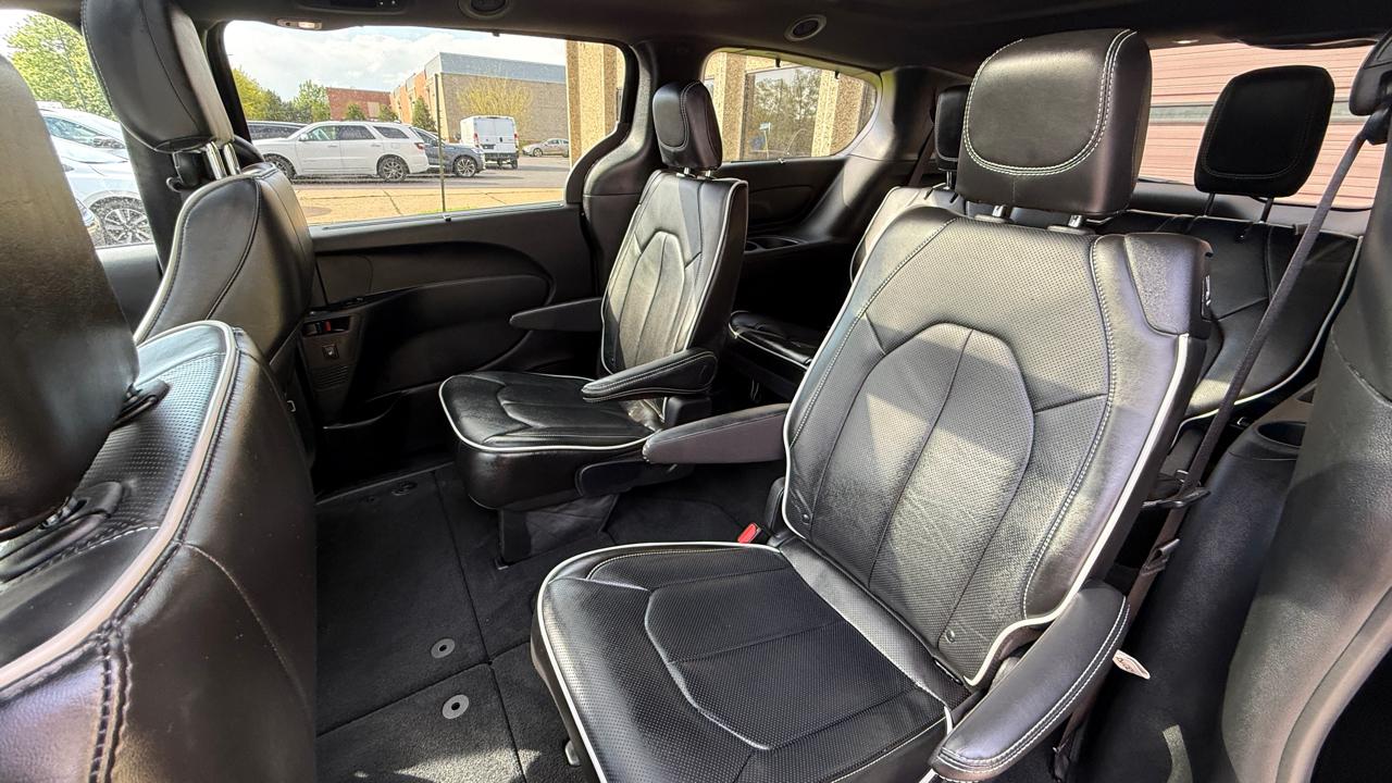 Chrysler Pacifica Limited 2025