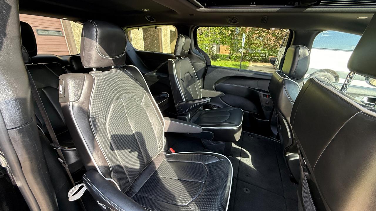 Chrysler Pacifica Limited 2025