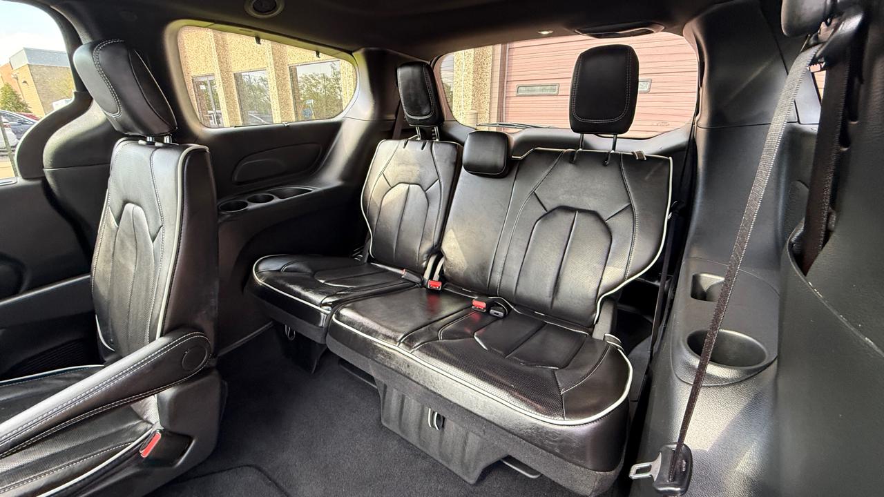 Chrysler Pacifica Limited 2025