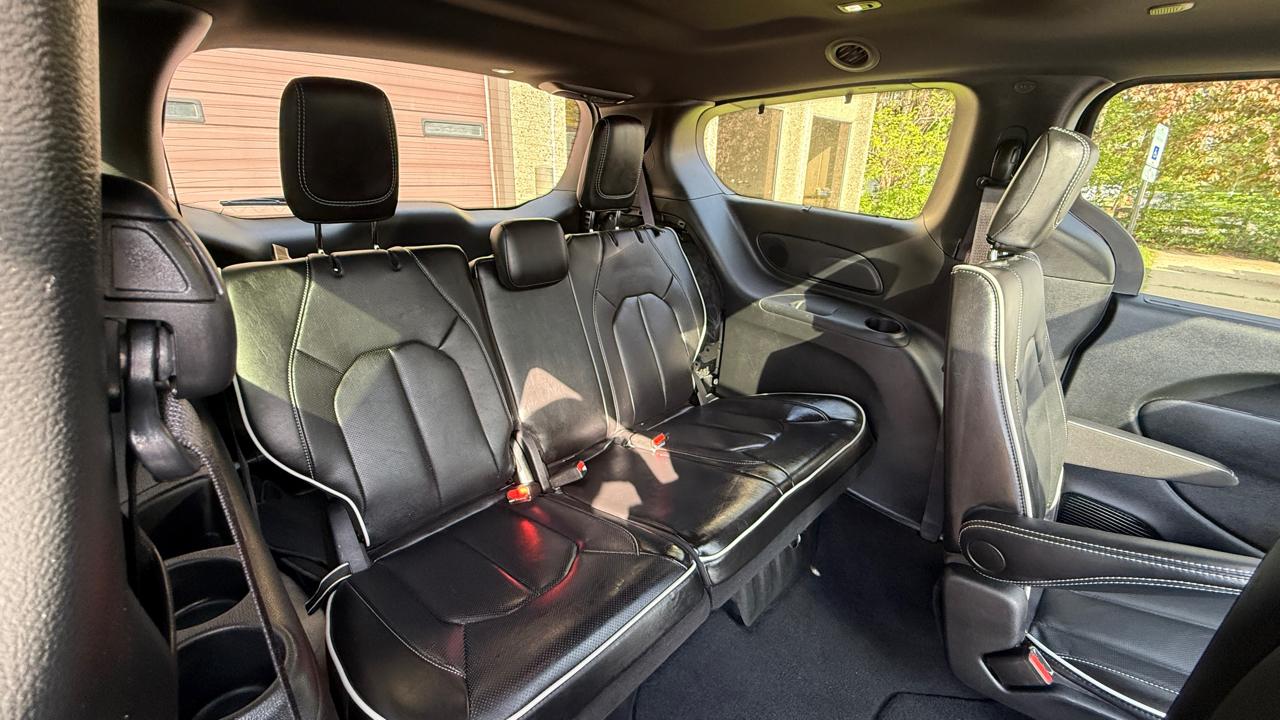 Chrysler Pacifica Limited 2025