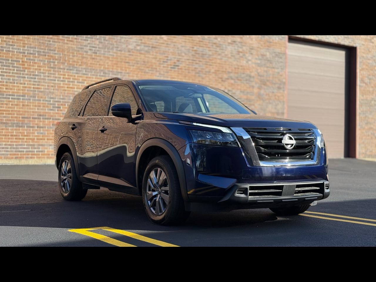 Nissan Pathfinder SV 2025