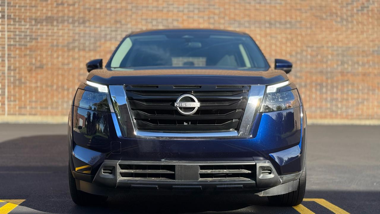 Nissan Pathfinder SV 2025