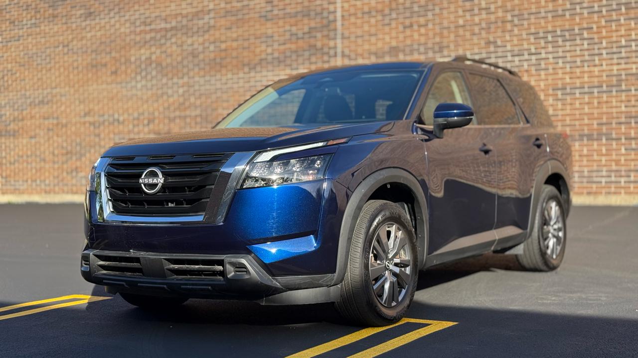 Nissan Pathfinder SV 2025