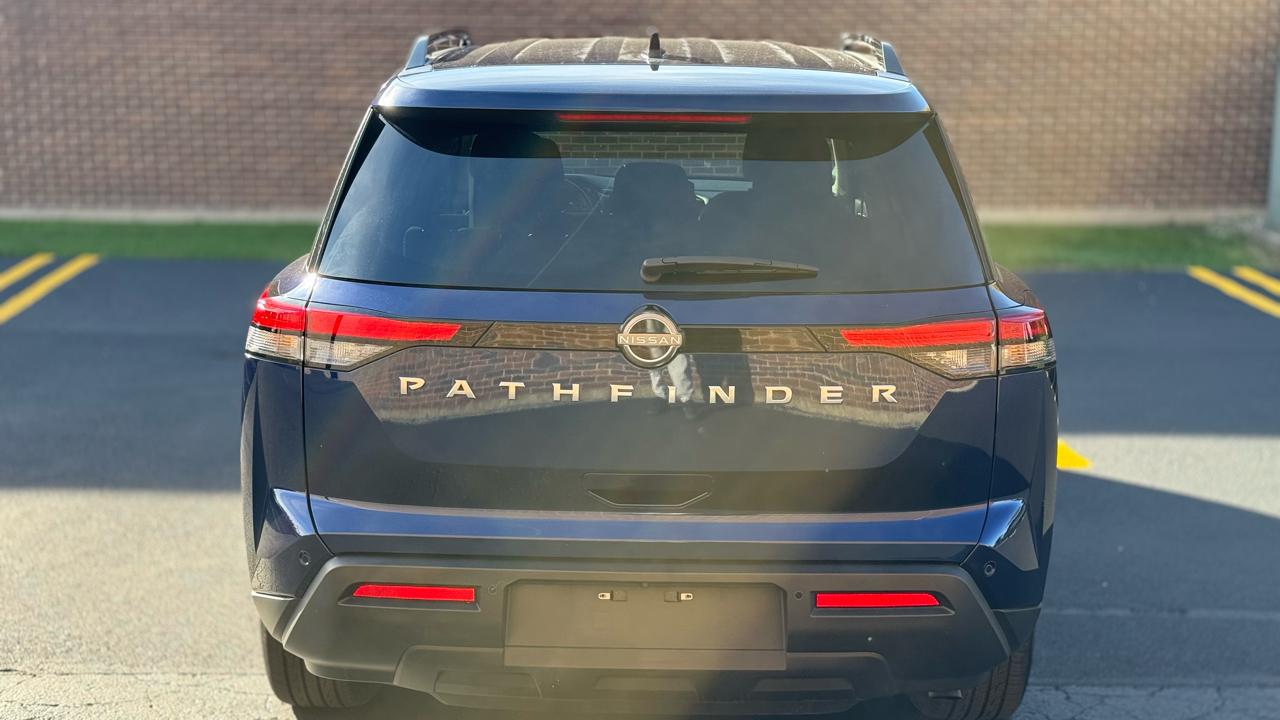 Nissan Pathfinder SV 2025