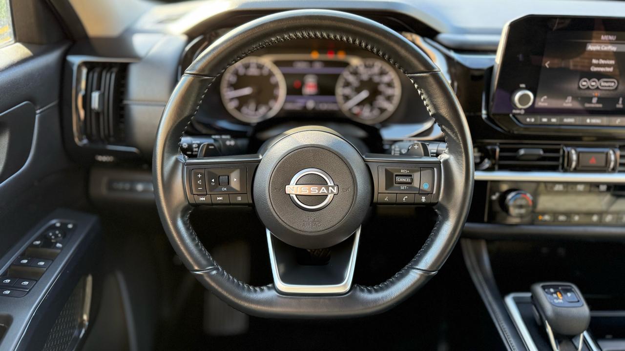 Nissan Pathfinder SV 2025