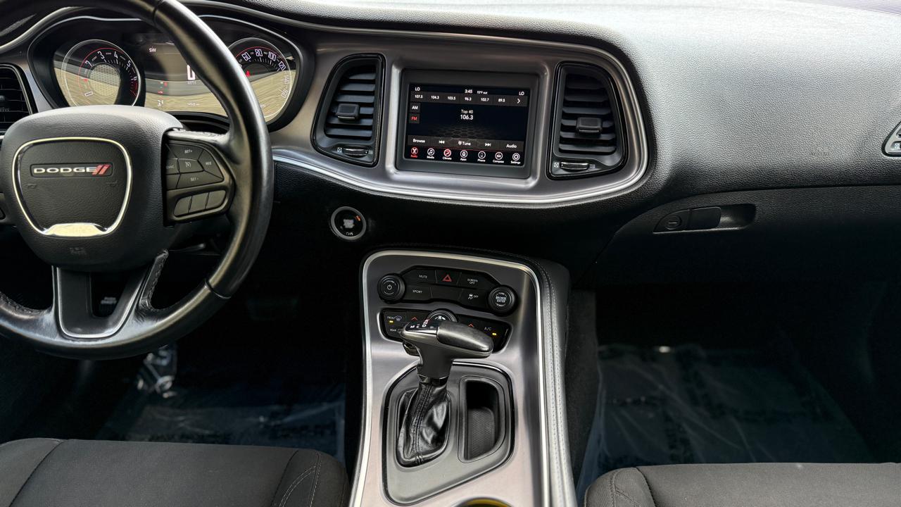 Dodge Challenger SXT 2020