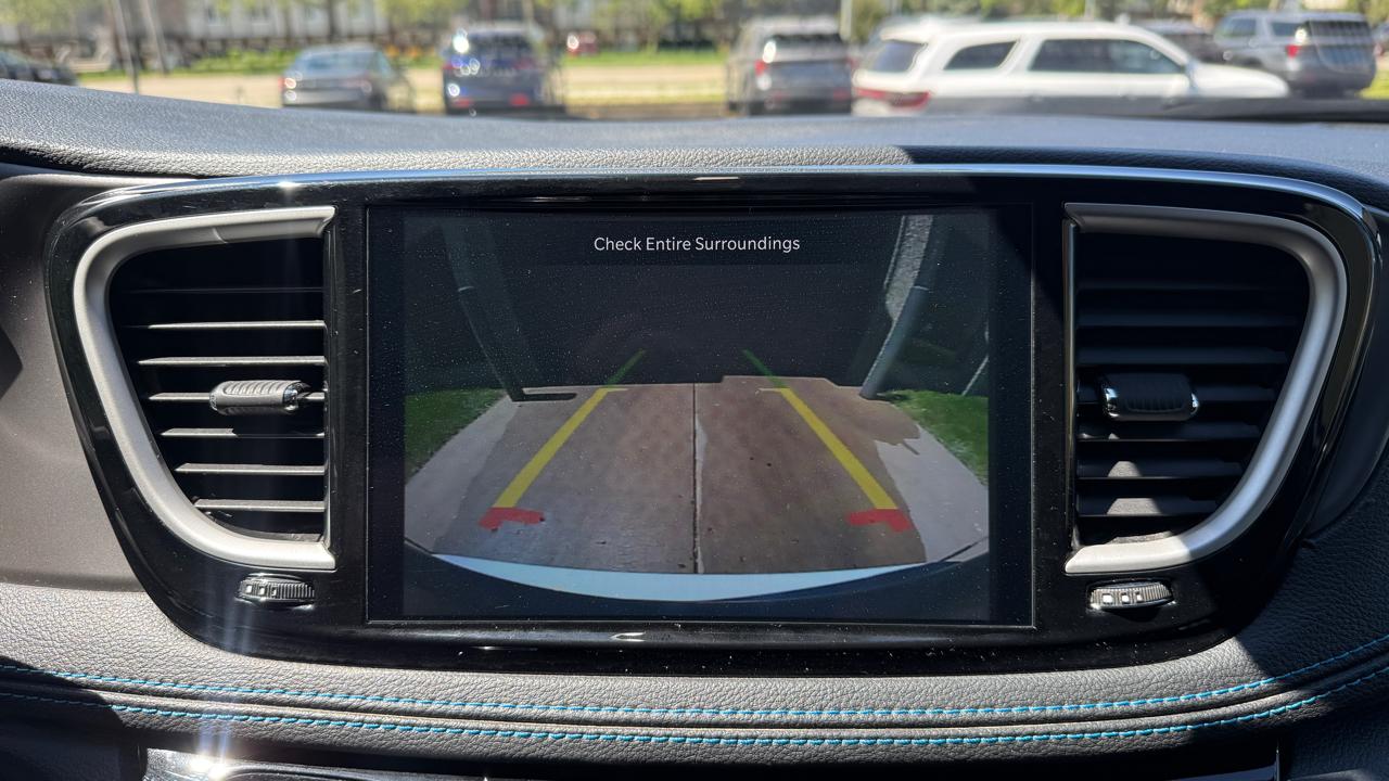 Chrysler Pacifica Select 2025