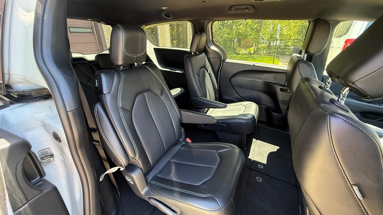 Chrysler Pacifica Select 2025