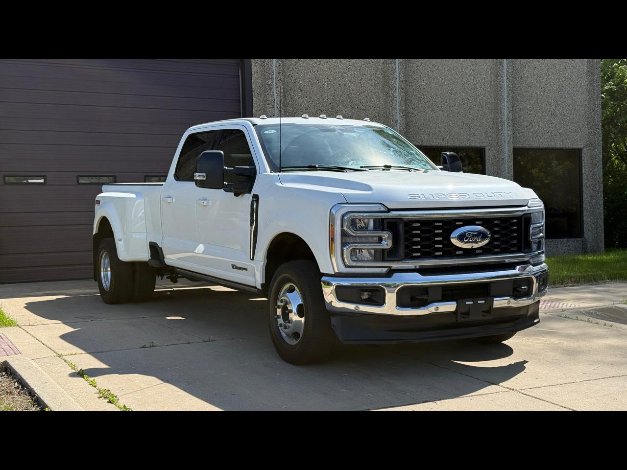 Ford F-350 SD King Ranch Crew Cab Long Bed DRW 4WD 2024