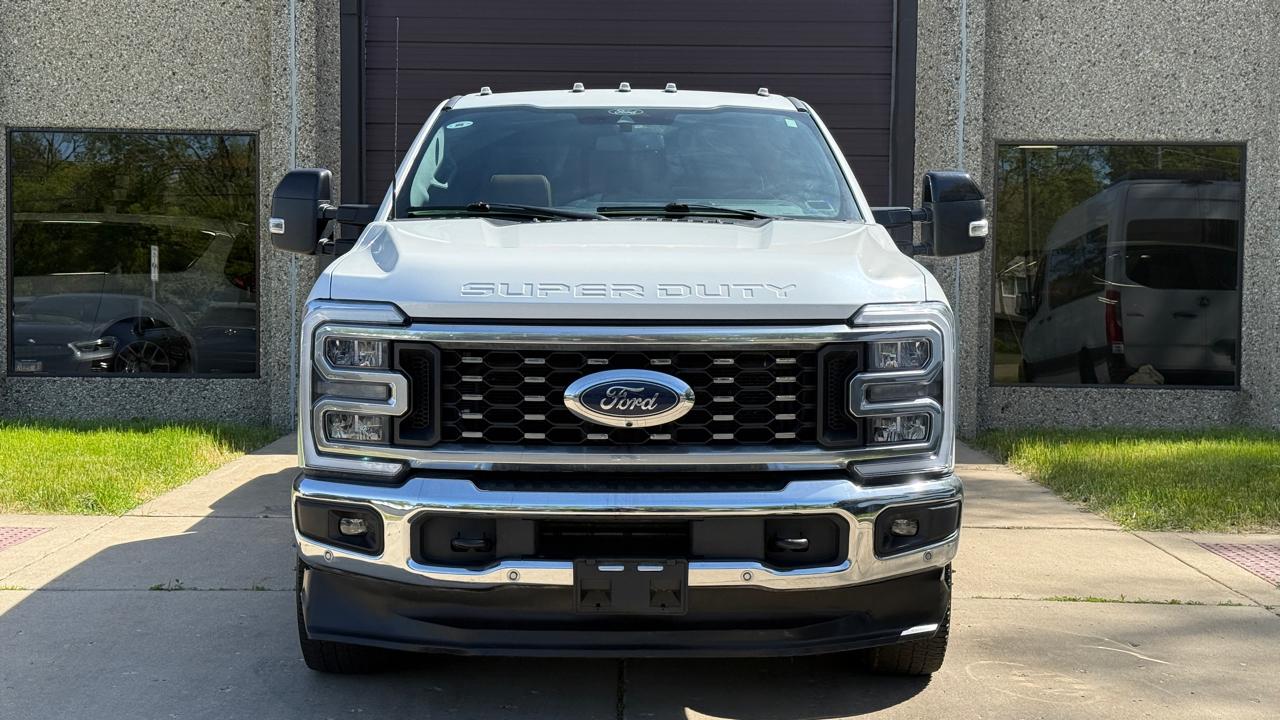 Ford F-350 SD King Ranch Crew Cab Long Bed DRW 4WD 2024