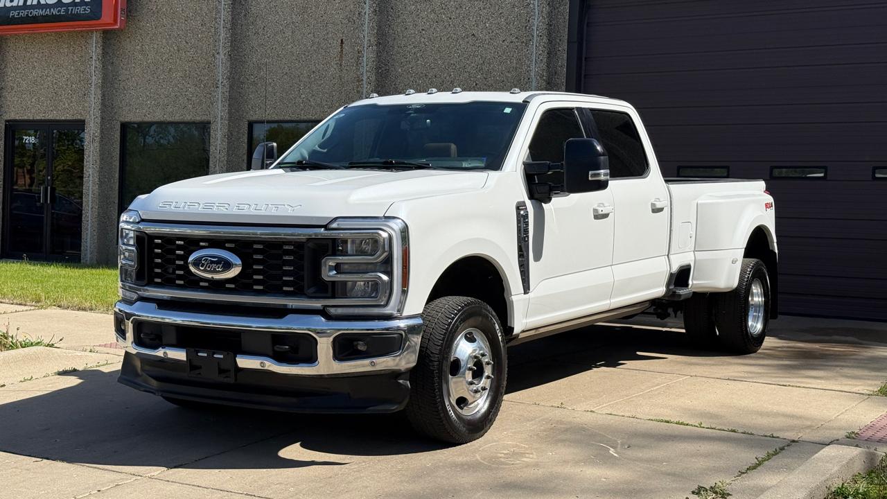 Ford F-350 SD King Ranch Crew Cab Long Bed DRW 4WD 2024
