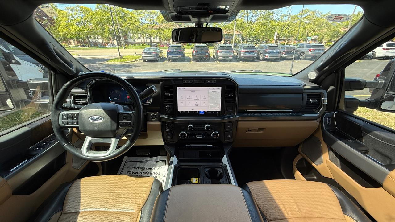 Ford F-350 SD King Ranch Crew Cab Long Bed DRW 4WD 2024
