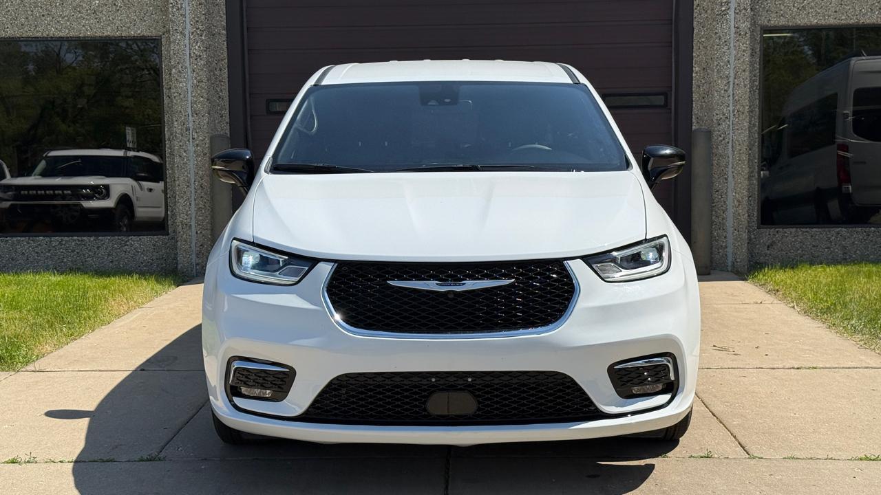 Chrysler Pacifica Select 2026