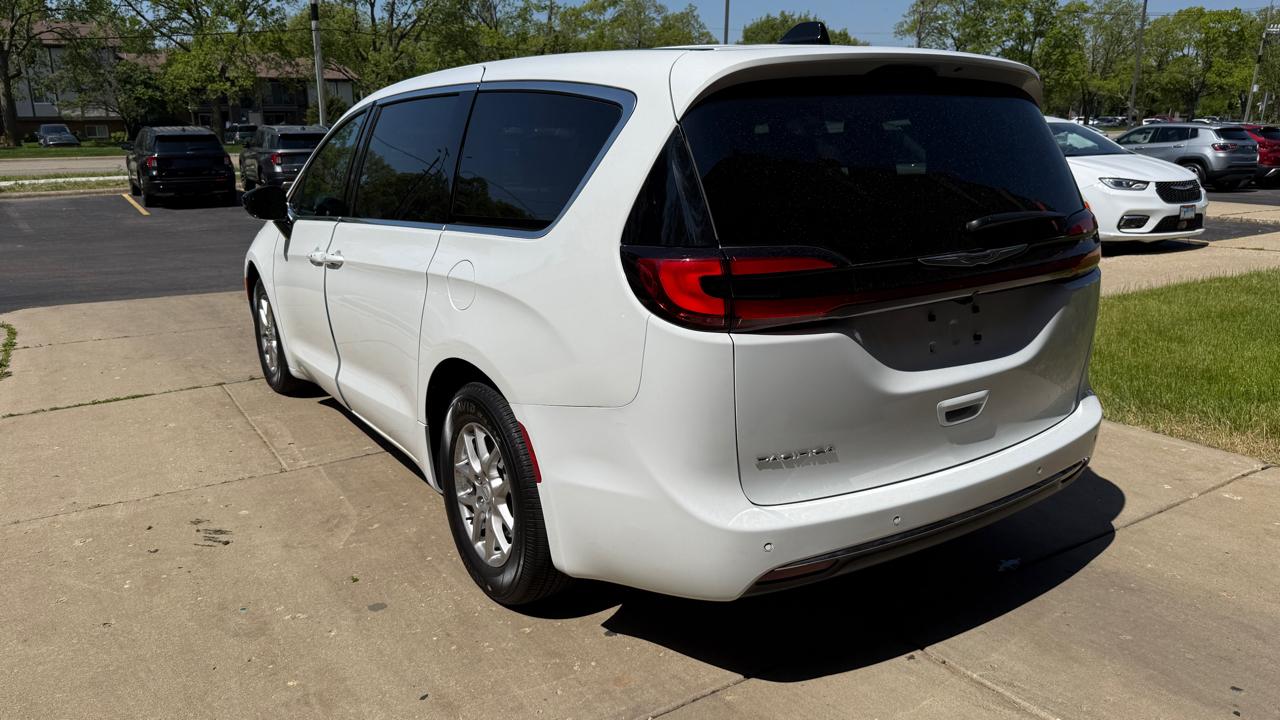 Chrysler Pacifica Select 2026