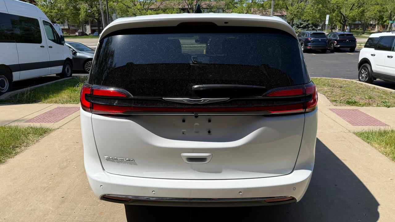 Chrysler Pacifica Select 2026