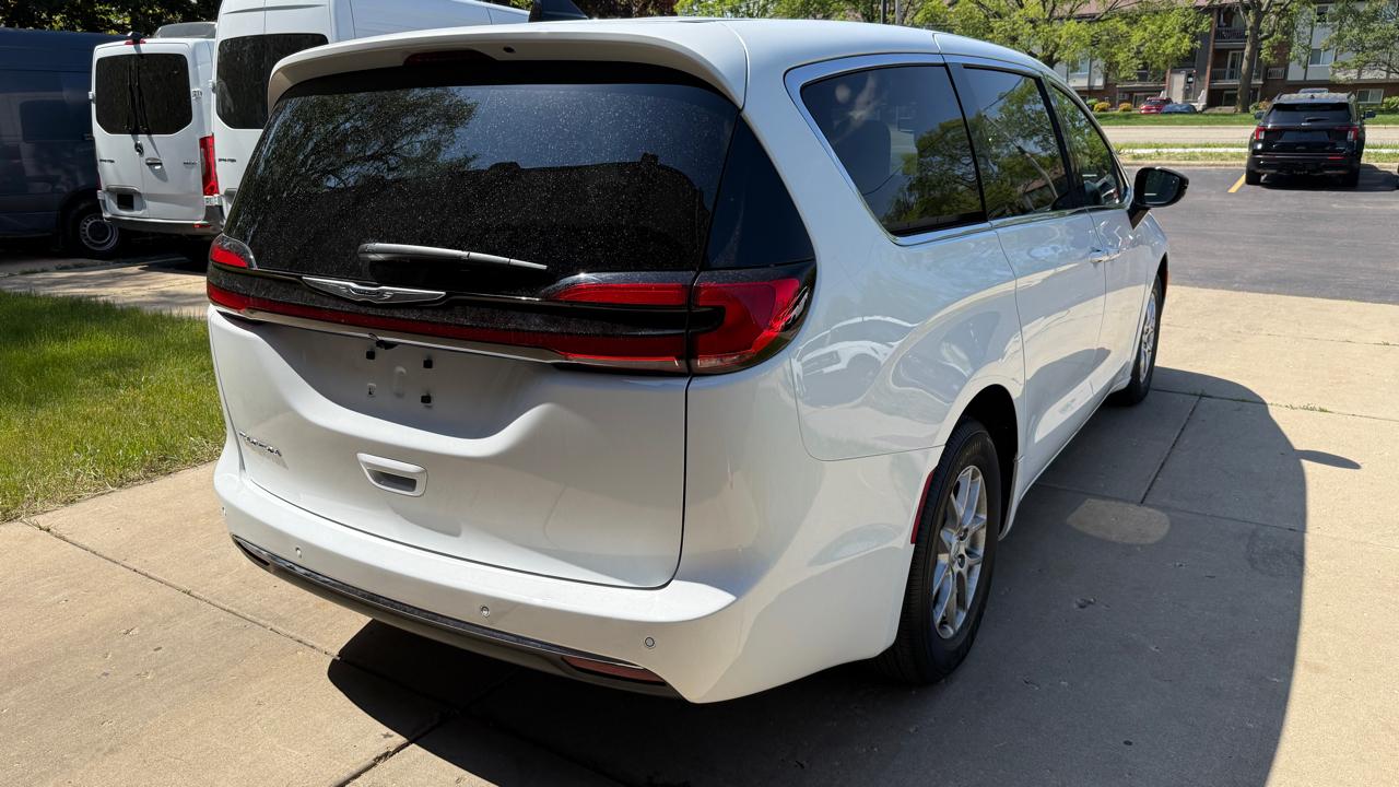 Chrysler Pacifica Select 2026