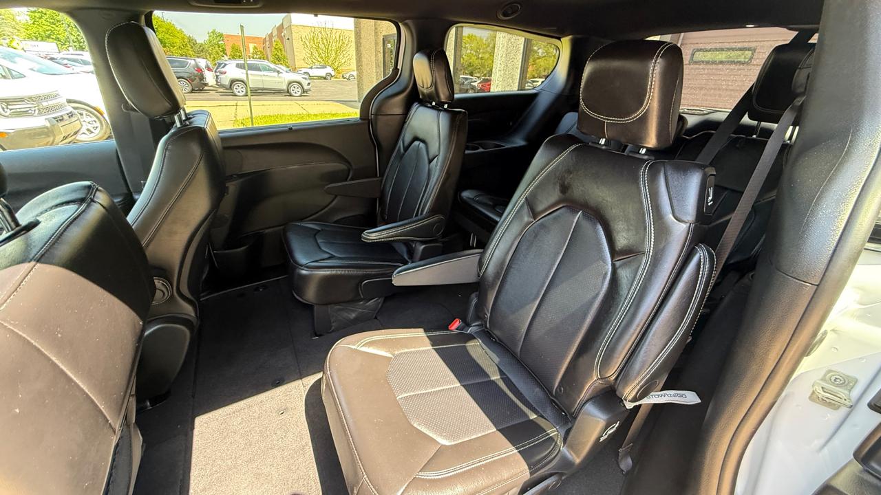 Chrysler Pacifica Select 2026
