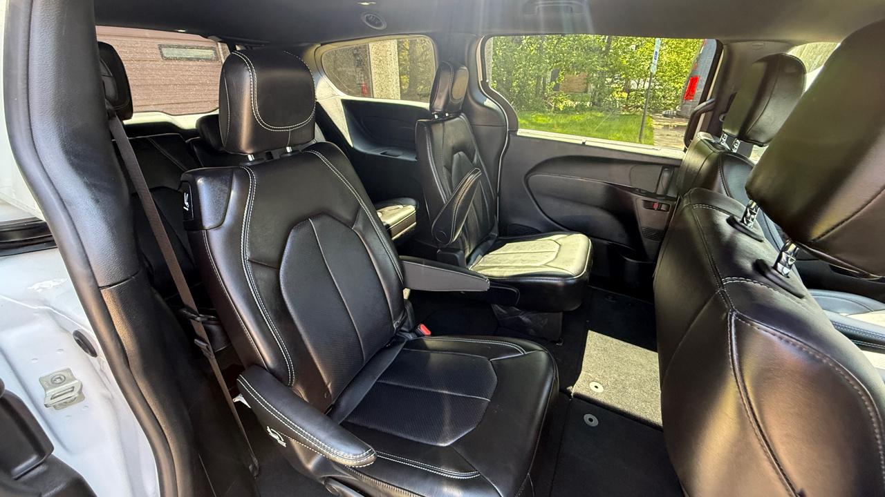 Chrysler Pacifica Select 2026