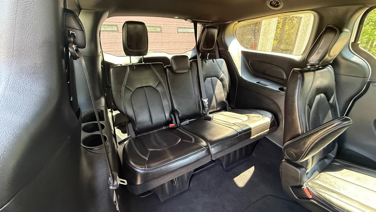 Chrysler Pacifica Select 2026
