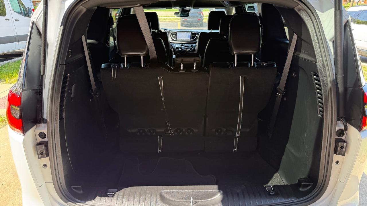 Chrysler Pacifica Select 2026