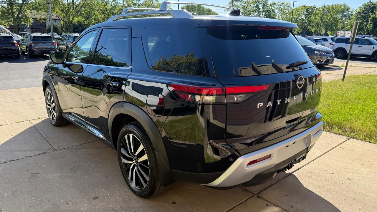 Nissan Pathfinder Platinum 4WD 2024