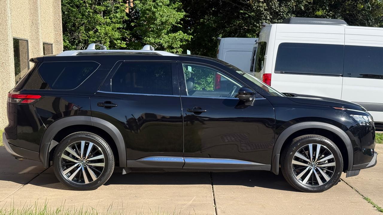 Nissan Pathfinder Platinum 4WD 2024